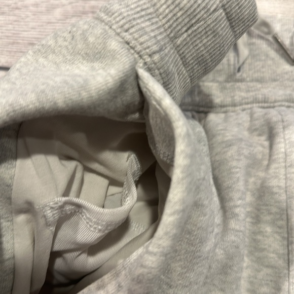 🍋Women’s Lululemon Scuba High-Rise Relaxed Jogger Size 6🍋 - Picture 11 of 16